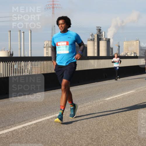 03.10.2025 - Köhlbrandbrückenlauf Lena Gebhardt http://msf.ph/oto/9134402 03.10.2025 09:52:33 Position 2 3123 meine-sportfotos.de