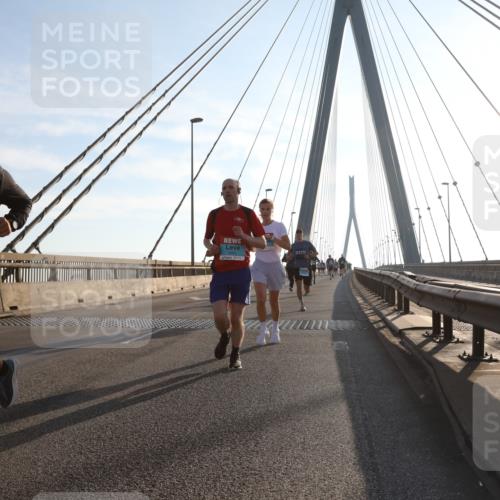 03.10.2025 - Köhlbrandbrückenlauf Yannick Fuchs http://msf.ph/oto/9134410 03.10.2025 08:21:30 Position 1 3193 meine-sportfotos.de