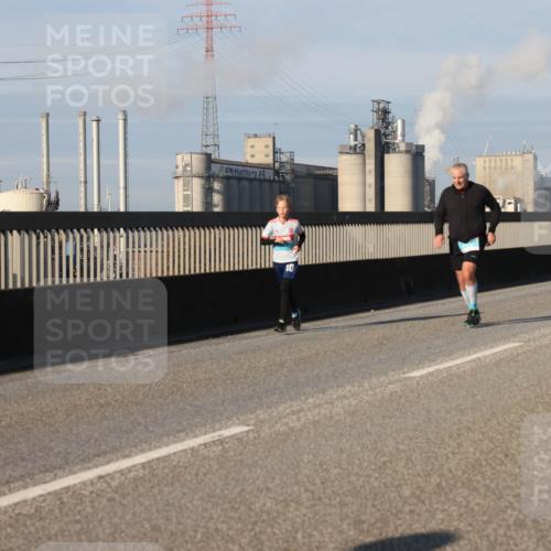 03.10.2025 - Köhlbrandbrückenlauf Lena Gebhardt http://msf.ph/oto/9134419 03.10.2025 09:52:35 Position 2 10 meine-sportfotos.de