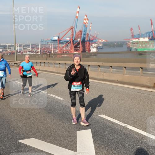 03.10.2025 - Köhlbrandbrückenlauf Yannick Fuchs http://msf.ph/oto/9134426 03.10.2025 09:09:32 Position 2 2236 meine-sportfotos.de
