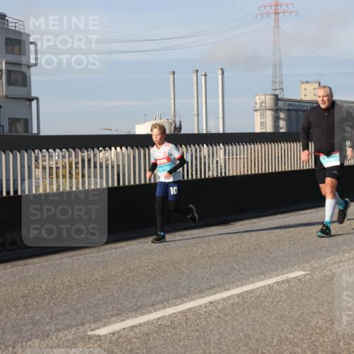 03.10.2025 - Köhlbrandbrückenlauf Lena Gebhardt http://msf.ph/oto/9134446 03.10.2025 09:52:37 Position 2 10 meine-sportfotos.de