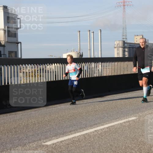 03.10.2025 - Köhlbrandbrückenlauf Lena Gebhardt http://msf.ph/oto/9134448 03.10.2025 09:52:37 Position 2 10, 11 meine-sportfotos.de
