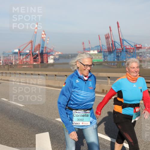 03.10.2025 - Köhlbrandbrückenlauf Yannick Fuchs http://msf.ph/oto/9134477 03.10.2025 09:09:37 Position 2 3092 meine-sportfotos.de