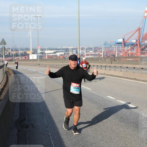 03.10.2025 - Köhlbrandbrückenlauf Yannick Fuchs http://msf.ph/oto/9134509 03.10.2025 09:09:49 Position 2 2360 meine-sportfotos.de