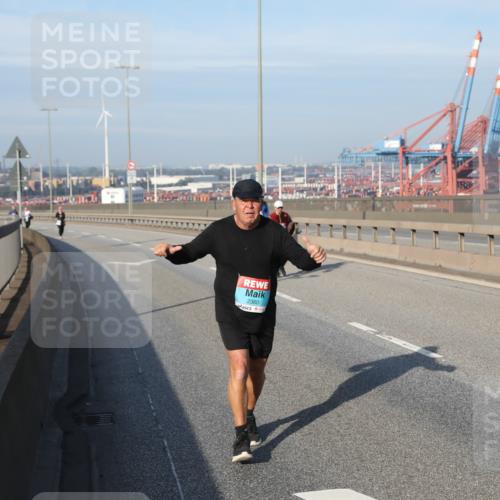 03.10.2025 - Köhlbrandbrückenlauf Yannick Fuchs http://msf.ph/oto/9134513 03.10.2025 09:09:50 Position 2 2360 meine-sportfotos.de