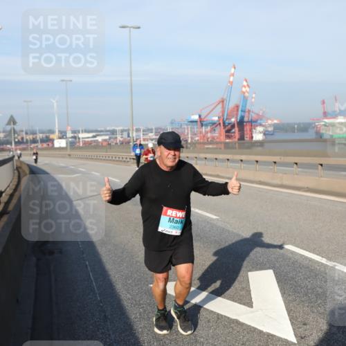 03.10.2025 - Köhlbrandbrückenlauf Yannick Fuchs http://msf.ph/oto/9134528 03.10.2025 09:09:51 Position 2 2360 meine-sportfotos.de
