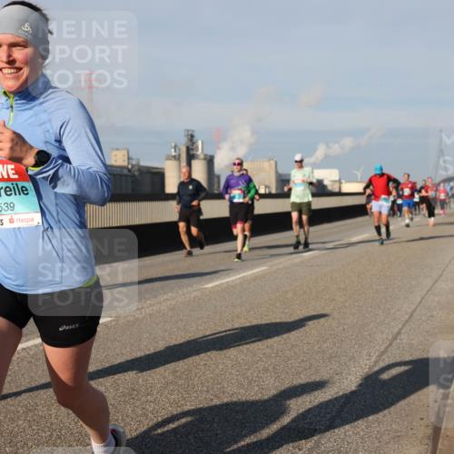 03.10.2025 - Köhlbrandbrückenlauf Lena Gebhardt http://msf.ph/oto/9134537 03.10.2025 09:52:42 Position 2 539 meine-sportfotos.de