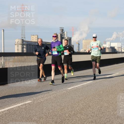 03.10.2025 - Köhlbrandbrückenlauf Lena Gebhardt http://msf.ph/oto/9134542 03.10.2025 09:52:43 Position 2  meine-sportfotos.de