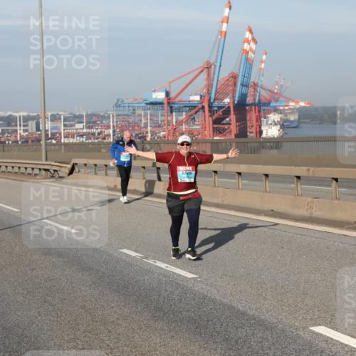 03.10.2025 - Köhlbrandbrückenlauf Yannick Fuchs http://msf.ph/oto/9134555 03.10.2025 09:09:55 Position 2 2391 meine-sportfotos.de