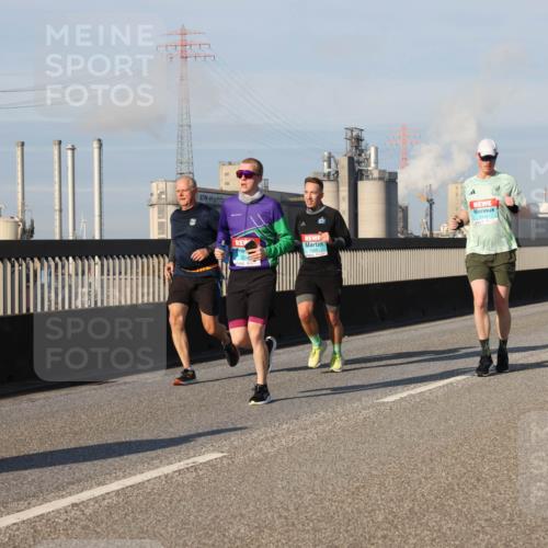 03.10.2025 - Köhlbrandbrückenlauf Lena Gebhardt http://msf.ph/oto/9134558 03.10.2025 09:52:44 Position 2 2449 meine-sportfotos.de