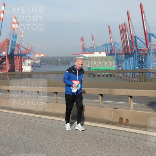 03.10.2025 - Köhlbrandbrückenlauf Yannick Fuchs http://msf.ph/oto/9134608 03.10.2025 09:10:01 Position 2  meine-sportfotos.de