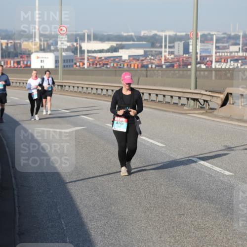 03.10.2025 - Köhlbrandbrückenlauf Yannick Fuchs http://msf.ph/oto/9134630 03.10.2025 09:10:12 Position 2 2367 meine-sportfotos.de