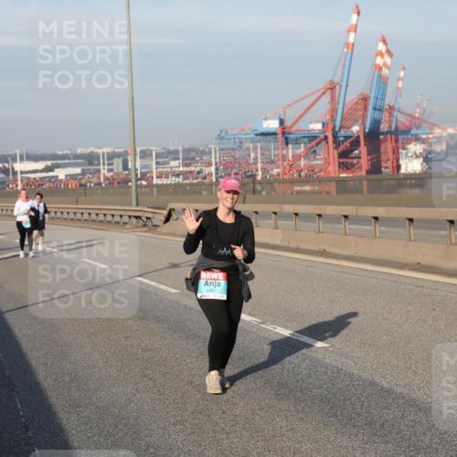 03.10.2025 - Köhlbrandbrückenlauf Yannick Fuchs http://msf.ph/oto/9134650 03.10.2025 09:10:16 Position 2  meine-sportfotos.de