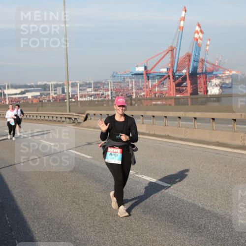03.10.2025 - Köhlbrandbrückenlauf Yannick Fuchs http://msf.ph/oto/9134655 03.10.2025 09:10:16 Position 2 2367 meine-sportfotos.de