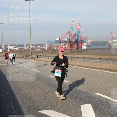 03.10.2025 - Köhlbrandbrückenlauf Yannick Fuchs http://msf.ph/oto/9134657 03.10.2025 09:10:17 Position 2 2367 meine-sportfotos.de