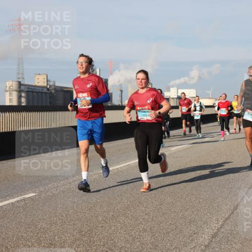 03.10.2025 - Köhlbrandbrückenlauf Lena Gebhardt http://msf.ph/oto/9134658 03.10.2025 09:52:49 Position 2 1818 meine-sportfotos.de