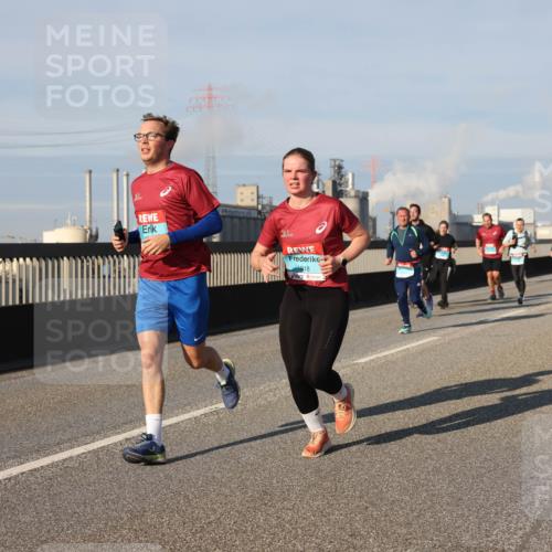 03.10.2025 - Köhlbrandbrückenlauf Lena Gebhardt http://msf.ph/oto/9134671 03.10.2025 09:52:50 Position 2 1818 meine-sportfotos.de