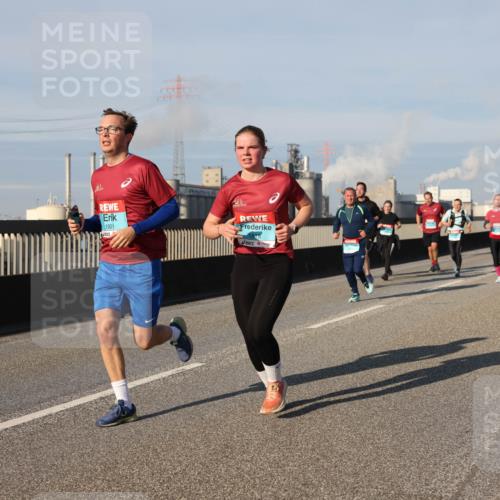 03.10.2025 - Köhlbrandbrückenlauf Lena Gebhardt http://msf.ph/oto/9134672 03.10.2025 09:52:50 Position 2 1901, 1818 meine-sportfotos.de