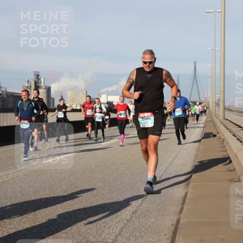 03.10.2025 - Köhlbrandbrückenlauf Lena Gebhardt http://msf.ph/oto/9134681 03.10.2025 09:52:51 Position 2 1435 meine-sportfotos.de