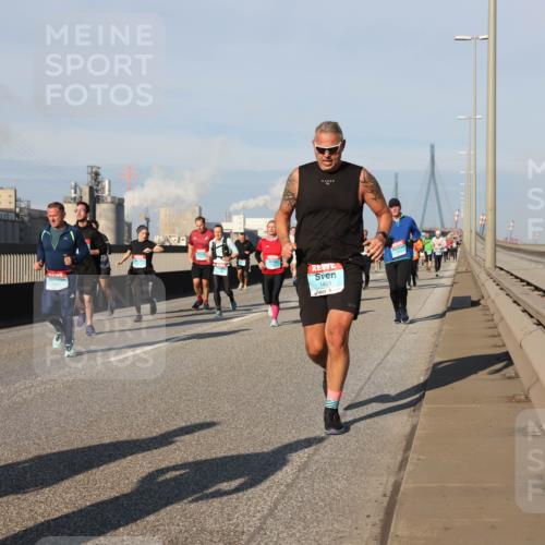 03.10.2025 - Köhlbrandbrückenlauf Lena Gebhardt http://msf.ph/oto/9134687 03.10.2025 09:52:51 Position 2 2, 1435 meine-sportfotos.de
