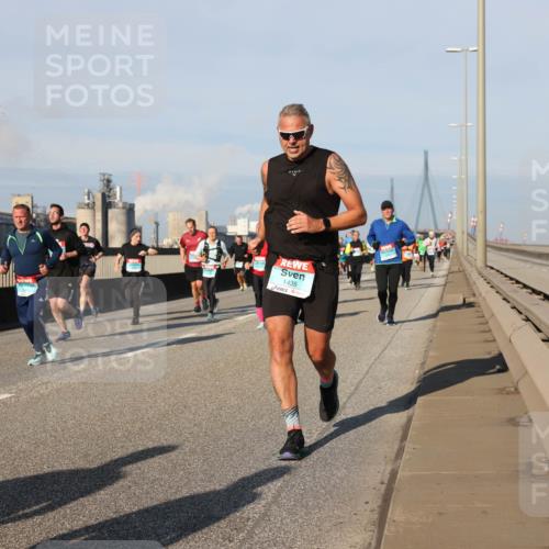 03.10.2025 - Köhlbrandbrückenlauf Lena Gebhardt http://msf.ph/oto/9134692 03.10.2025 09:52:51 Position 2 1435 meine-sportfotos.de