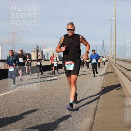 03.10.2025 - Köhlbrandbrückenlauf Lena Gebhardt http://msf.ph/oto/9134697 03.10.2025 09:52:52 Position 2 1435 meine-sportfotos.de