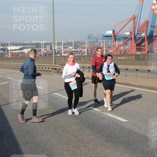 03.10.2025 - Köhlbrandbrückenlauf Yannick Fuchs http://msf.ph/oto/9134700 03.10.2025 09:10:26 Position 2 3477 meine-sportfotos.de