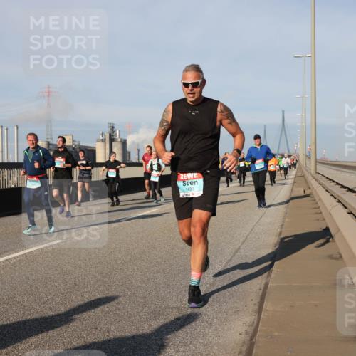 03.10.2025 - Köhlbrandbrückenlauf Lena Gebhardt http://msf.ph/oto/9134703 03.10.2025 09:52:52 Position 2 1435 meine-sportfotos.de