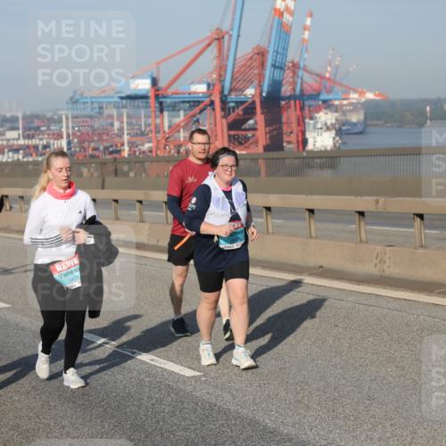 03.10.2025 - Köhlbrandbrückenlauf Yannick Fuchs http://msf.ph/oto/9134710 03.10.2025 09:10:27 Position 2 3477 meine-sportfotos.de