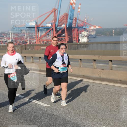 03.10.2025 - Köhlbrandbrückenlauf Yannick Fuchs http://msf.ph/oto/9134717 03.10.2025 09:10:27 Position 2 3477, 2650 meine-sportfotos.de