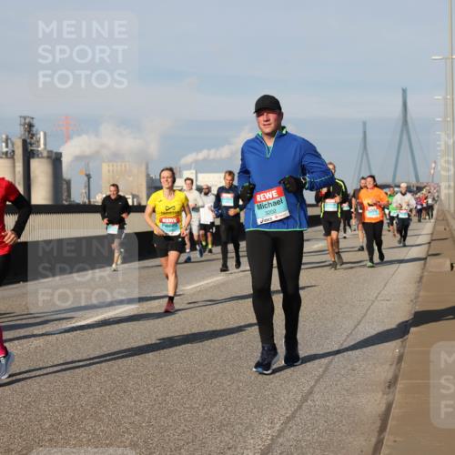 03.10.2025 - Köhlbrandbrückenlauf Lena Gebhardt http://msf.ph/oto/9134727 03.10.2025 09:52:54 Position 2 1919, 3524, 3202 meine-sportfotos.de