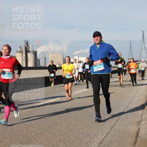 03.10.2025 - Köhlbrandbrückenlauf Lena Gebhardt http://msf.ph/oto/9134734 03.10.2025 09:52:54 Position 2 1919, 3524, 3202 meine-sportfotos.de