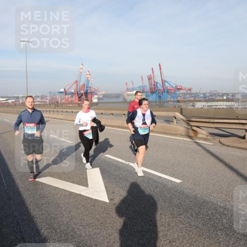 03.10.2025 - Köhlbrandbrückenlauf Yannick Fuchs http://msf.ph/oto/9134744 03.10.2025 09:10:29 Position 2  meine-sportfotos.de