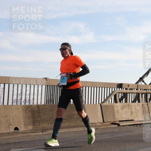 03.10.2025 - Köhlbrandbrückenlauf Yannick Fuchs http://msf.ph/oto/9134760 03.10.2025 08:21:56 Position 1 266 meine-sportfotos.de