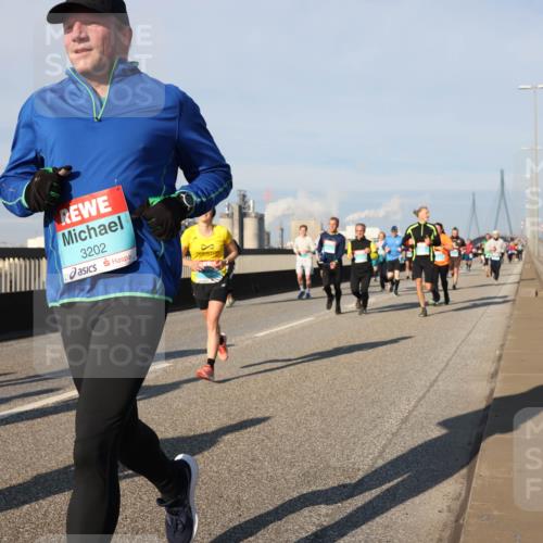 03.10.2025 - Köhlbrandbrückenlauf Lena Gebhardt http://msf.ph/oto/9134762 03.10.2025 09:52:56 Position 2 3202 meine-sportfotos.de