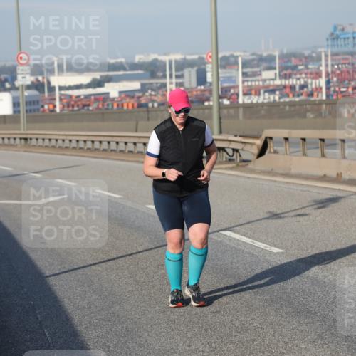 03.10.2025 - Köhlbrandbrückenlauf Yannick Fuchs http://msf.ph/oto/9134763 03.10.2025 09:10:52 Position 2  meine-sportfotos.de