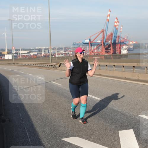 03.10.2025 - Köhlbrandbrückenlauf Yannick Fuchs http://msf.ph/oto/9134766 03.10.2025 09:10:54 Position 2  meine-sportfotos.de