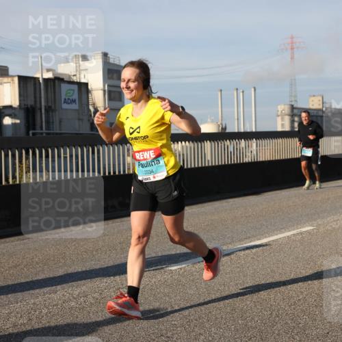 03.10.2025 - Köhlbrandbrückenlauf Lena Gebhardt http://msf.ph/oto/9134777 03.10.2025 09:52:57 Position 2 3334 meine-sportfotos.de