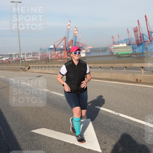 03.10.2025 - Köhlbrandbrückenlauf Yannick Fuchs http://msf.ph/oto/9134778 03.10.2025 09:10:55 Position 2  meine-sportfotos.de