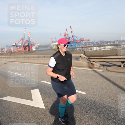 03.10.2025 - Köhlbrandbrückenlauf Yannick Fuchs http://msf.ph/oto/9134790 03.10.2025 09:10:56 Position 2  meine-sportfotos.de