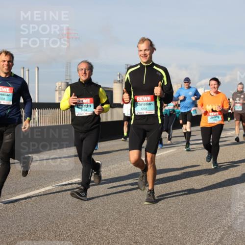 03.10.2025 - Köhlbrandbrückenlauf Lena Gebhardt http://msf.ph/oto/9134802 03.10.2025 09:52:58 Position 2 1558, 1464, 1201 meine-sportfotos.de