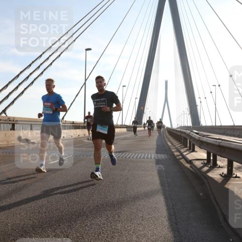 03.10.2025 - Köhlbrandbrückenlauf Yannick Fuchs http://msf.ph/oto/9134821 03.10.2025 08:22:00 Position 1 2024 meine-sportfotos.de
