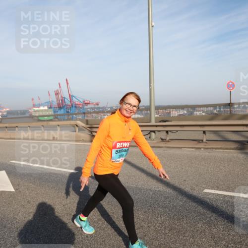 03.10.2025 - Köhlbrandbrückenlauf Yannick Fuchs http://msf.ph/oto/9134836 03.10.2025 09:11:52 Position 2 2669 meine-sportfotos.de