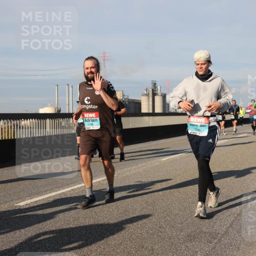 03.10.2025 - Köhlbrandbrückenlauf Lena Gebhardt http://msf.ph/oto/9134854 03.10.2025 09:53:02 Position 2 2786, 1544 meine-sportfotos.de