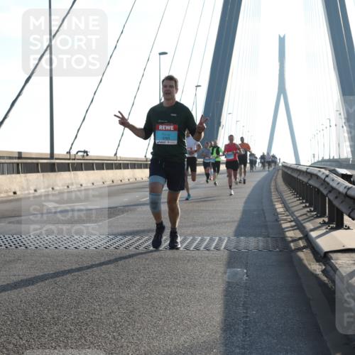03.10.2025 - Köhlbrandbrückenlauf Yannick Fuchs http://msf.ph/oto/9134872 03.10.2025 08:22:05 Position 1 3763 meine-sportfotos.de
