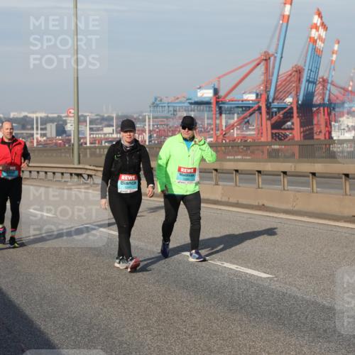 03.10.2025 - Köhlbrandbrückenlauf Yannick Fuchs http://msf.ph/oto/9134874 03.10.2025 09:12:08 Position 2 1241 meine-sportfotos.de