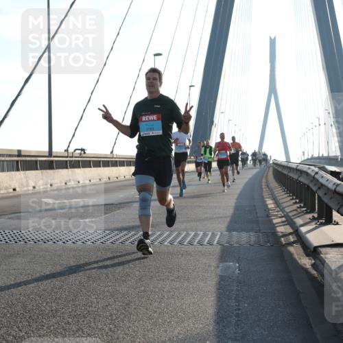 03.10.2025 - Köhlbrandbrückenlauf Yannick Fuchs http://msf.ph/oto/9134876 03.10.2025 08:22:06 Position 1 3763 meine-sportfotos.de