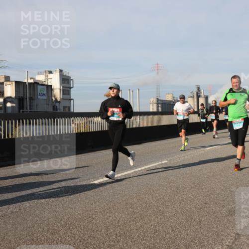 03.10.2025 - Köhlbrandbrückenlauf Lena Gebhardt http://msf.ph/oto/9134896 03.10.2025 09:53:05 Position 2  meine-sportfotos.de