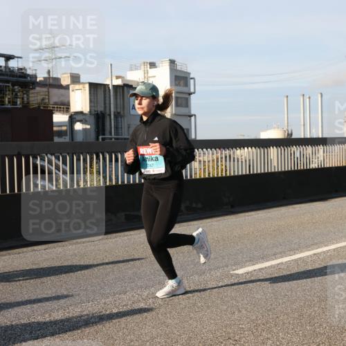 03.10.2025 - Köhlbrandbrückenlauf Lena Gebhardt http://msf.ph/oto/9134898 03.10.2025 09:53:06 Position 2 747 meine-sportfotos.de