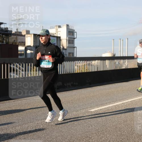 03.10.2025 - Köhlbrandbrückenlauf Lena Gebhardt http://msf.ph/oto/9134906 03.10.2025 09:53:06 Position 2 1747 meine-sportfotos.de